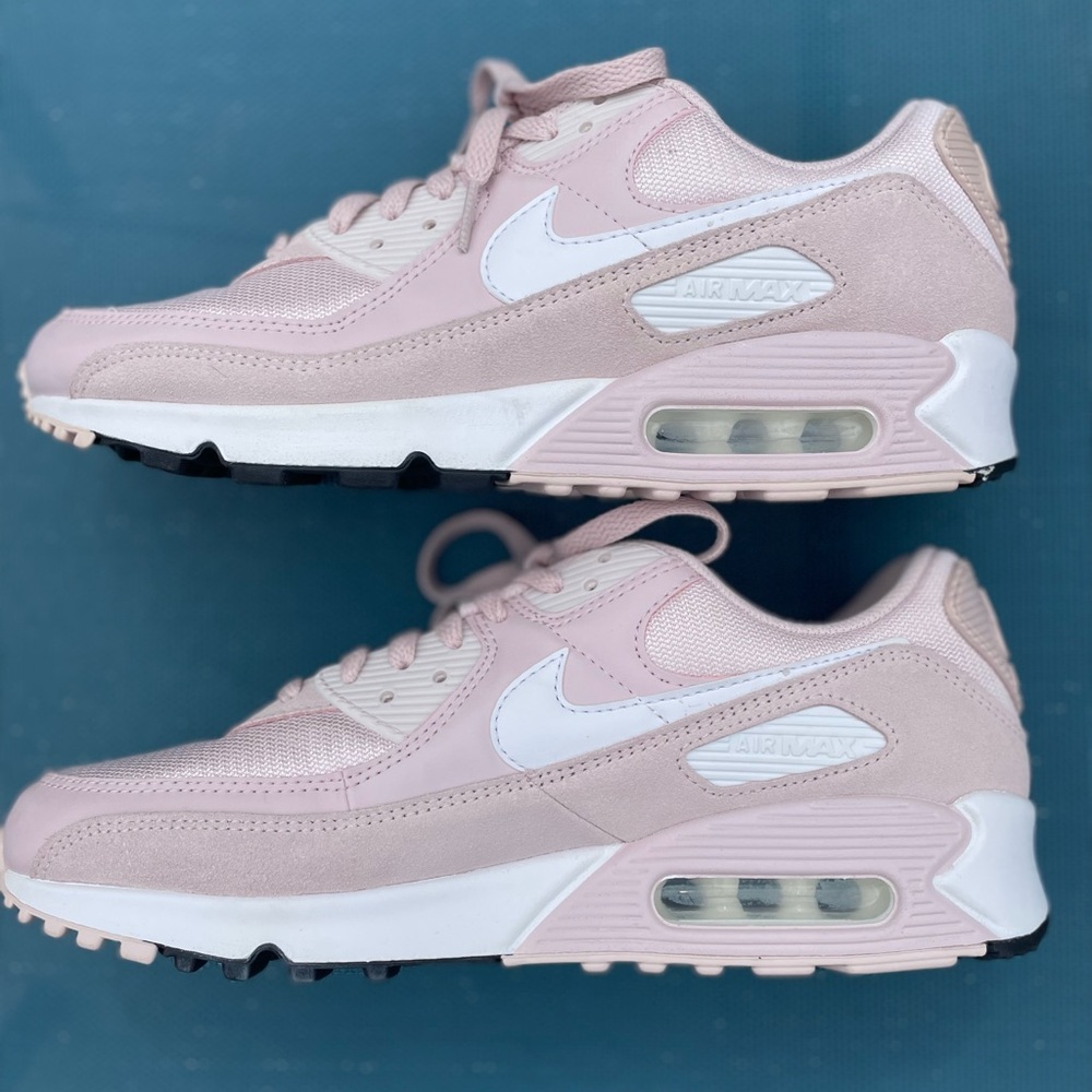 Nike woman’s Air Max 90 in barely rose/light pink size 11 new without tags